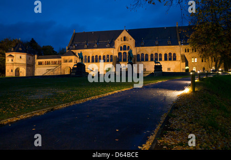 Kaiserpfalz in Goslar in der Nacht Stockfoto