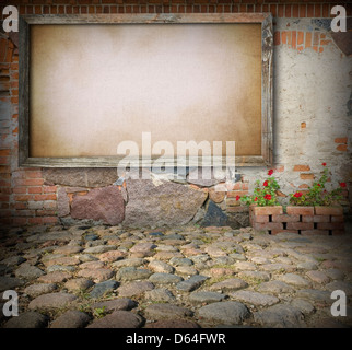 Leere alten Holzbrett auf Steinmauer Hintergrund Stockfoto