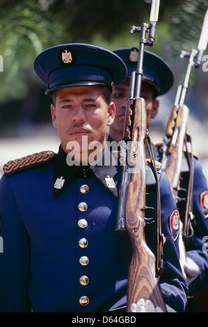 Der Präsidentengarde Ehre während Zeremonien im Präsidentenpalast in Kairo. Stockfoto