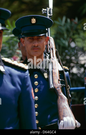 Der Präsidentengarde Ehre während Zeremonien im Präsidentenpalast in Kairo. Stockfoto