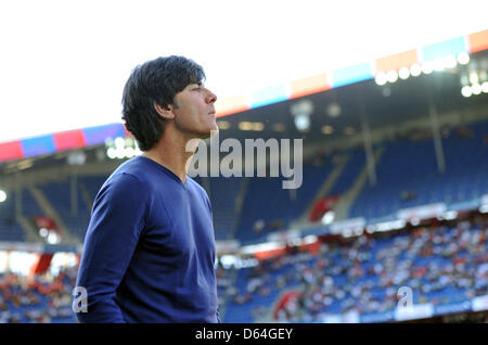 Deutschlands Trainer Joachim Löw vor der internationalen Fußball-freundliche Spiel Schweiz gegen Deutschland im St. Jakob-Park Stadion in Basel, Schweiz, 26. Mai 2012. Die Schweiz gewann 5:3. Foto: Andreas Gebert dpa Stockfoto