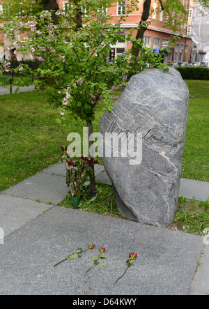 Das Grab des ermordeten schwedischen Politikers, Olof Palme (1927-1986) ist in der Adolf-Friedrich-Kirche-Friedhof in Stockholm, Schweden, 19. Mai 2012 abgebildet. Foto: Britta Pedersen Stockfoto