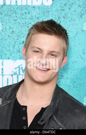 Schauspieler Alexander Ludwig kommt auf dem roten Teppich der 2012 MTV Movie Awards im Gibson Amphitheater in Universal City, USA, am 3. Juni 2012. Foto: Hubert Boesl Stockfoto