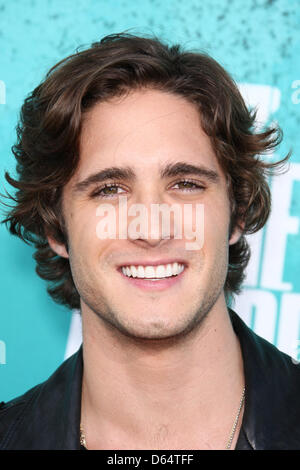 Schauspieler/Sänger Diego Boneta kommt auf dem roten Teppich der 2012 MTV Movie Awards im Gibson Amphitheater in Universal City, USA, am 3. Juni 2012. Foto: Hubert Boesl Stockfoto