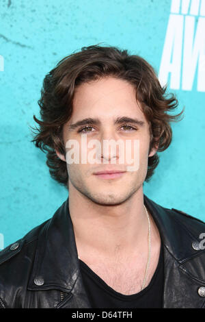 Schauspieler/Sänger Diego Boneta kommt auf dem roten Teppich der 2012 MTV Movie Awards im Gibson Amphitheater in Universal City, USA, am 3. Juni 2012. Foto: Hubert Boesl Stockfoto