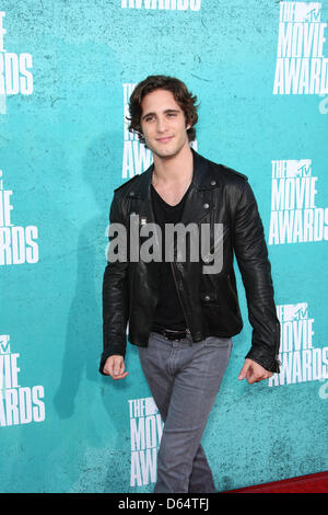 Schauspieler/Sänger Diego Boneta kommt auf dem roten Teppich der 2012 MTV Movie Awards im Gibson Amphitheater in Universal City, USA, am 3. Juni 2012. Foto: Hubert Boesl Stockfoto