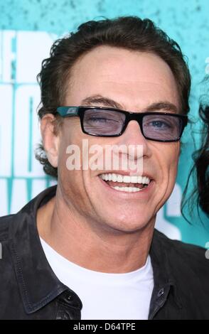 Belgischen Schauspieler Jean-Claude Van Damme kommt auf dem roten Teppich der 2012 MTV Movie Awards im Gibson Amphitheater in Universal City, USA, 3. Juni 2012. Foto: Hubert Boesl Stockfoto