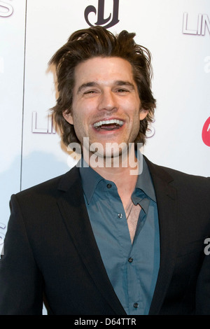 Johnny Whitworth The New Yorker Premiere von "Grenzenlos" - in Ankunft New York City, USA - 08.03.11 Stockfoto