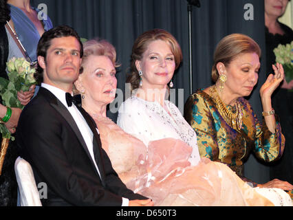 Prinz Carl Philip von Schweden, Gräfin Marianne Bernadotte, HM Königin Noor von Jordanien und HM Königin Farah Pahlavi von Iran (R) während der Marianne & Sigvard Bernadotte Art Awards Gala 2012 in Stockholm, Schweden, 7. Juni 2012. Foto: Albert Nieboer / RPE Niederlande, Stockfoto