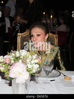 HM Awards Königin Farah Pahlavi vom Iran während Marianne & Sigvard Bernadotte Art Gala 2012 in Stockholm, Schweden, 7. Juni 2012. Foto: Albert Nieboer / RPE Niederlande, Stockfoto