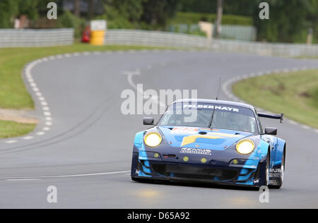 Die LM GTE bin Klasse Porsche 911 RSE (997) von Paolo Ruberti, Team Felbermayr-Proton Christian Ried und Gianluca Roda in Aktion während der Qualifikation für die 80. 24 Stunden Rennen von Le Mans auf dem Circuit De La Sarthe in Le Mans, Frankreich 14. Juni 2012. Foto: Florian Schuh dpa Stockfoto