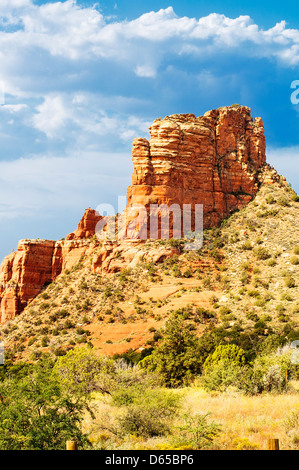 berühmten Bell Rock und Gerichtsgebäude Butte in Sedona, Arizona, USA Stockfoto