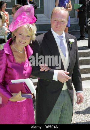 Niederländische Prinzessin Irene und Prinz Carlos de Bourbon de Parme besuchen die Hochzeit der Prinzessin Maria Carolina von Bourbon de Parme und Albert Brenninkmeijer in der Basilica di San Miniato al Monte in Florenz, Italien, 16. Juni 2012. Foto: Patrick van Katwijk - Niederlande Stockfoto