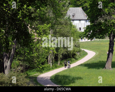 Blick auf Goethes Gartenhaus im Ilmpark in Weimar, Deutschland, 19. Mai 2012. Das ehemalige Winzerhaus wurde die erste richtige Residenz des Dichters in Weimar und seinem Hauptort Wohn-und Arbeitsort. Foto: Soeren Stache Stockfoto