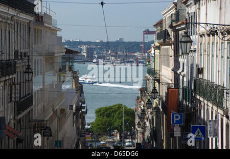 Blick auf die Bucht von Lissabon, Portugal, 30. Mai 2012. Foto: Soeren Stache Stockfoto