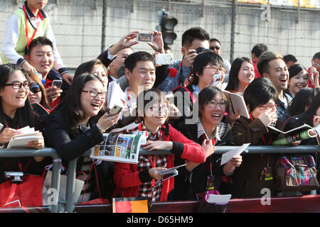 Shanghai, CHina. 11. April 2013. Formel 1 GP, China in Shanghai, 11.04.2013, chinesische Fans, Foto: Mspb / Lukas Gorys/Dpa/Alamy Live-Nachrichten Stockfoto