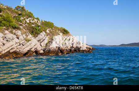 Felsige Insel in der Adria Stockfoto