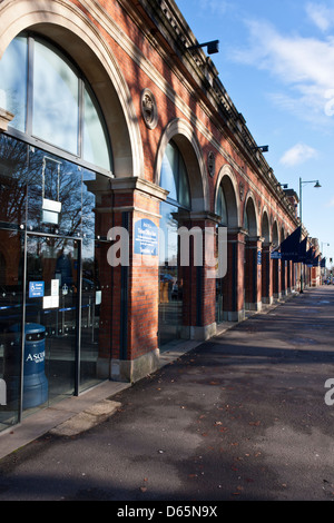 Kassen am Eingang zur Pferderennbahn Ascot, Berkshire, UK. Stockfoto