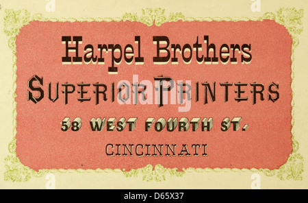 Eine Anzeige, die die typographischen und künstlerischen Druckdienste von Harpels Typographen zeigt und deren Typenbild und künstlerische Druckmöglichkeiten im späten 19. Jahrhundert betont. Stockfoto