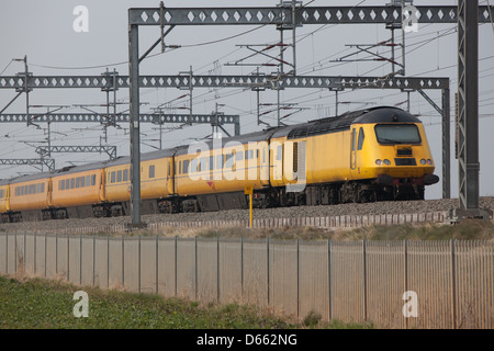 Netzwerk Schienen neue Messung Zug bei der Arbeit auf der West Coast Mainline. Stockfoto