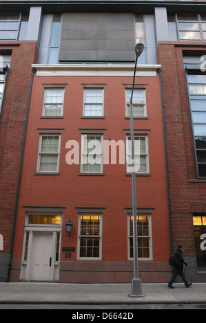 New York, NY - die rekonstruierte Fassade des PoE Haus auf West 3rd Street Stockfoto