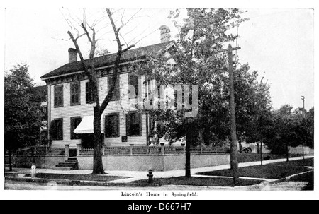 Dieses 1917 erschienene Foto aus „A Student's History of Illinois“ zeigt das Haus von Abraham Lincoln in Springfield, Illinois. Das Bild spiegelt die historische Bedeutung des Bundesstaates und die prominente Rolle von Lincoln wider, indem er das Haus, in dem er lebte, vor seiner Amtsantritt, festnahm. Stockfoto
