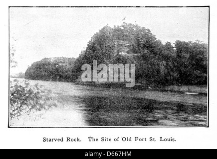 Ein Bild aus „A Student's History of Illinois“ (1917), das Old Fort St. Louis und Starved Rock in Illinois darstellt. Das Foto zeigt diese historischen Stätten, die für die frühe Kolonial- und Naturgeschichte des Bundesstaates von zentraler Bedeutung sind. Stockfoto