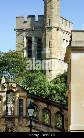 Blick auf neue College-Glockenturm und Hertford Brücke, Universität Oxford Stockfoto