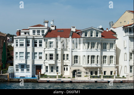 Luxuswohnungen an der Bosporus-Türkei Stockfoto