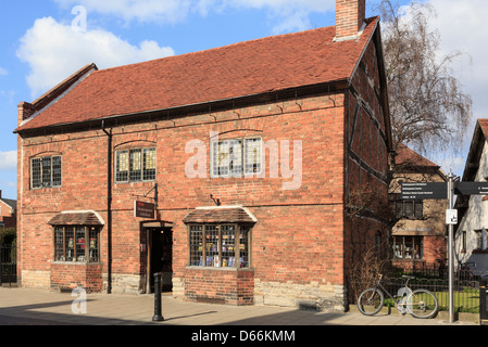 Shakespeare-Souvenirladen in Henley Street, Stratford-upon-Avon, Warwickshire, England, Vereinigtes Königreich, Großbritannien, Europa. Stockfoto