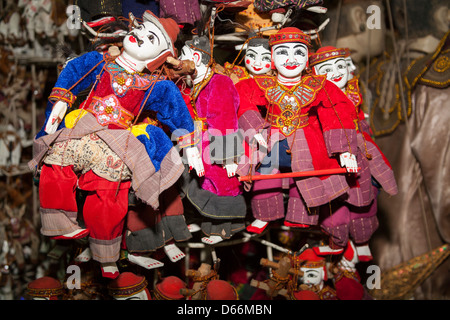 Puppen zum Verkauf, Mandalay, Myanmar (Burma) Stockfoto