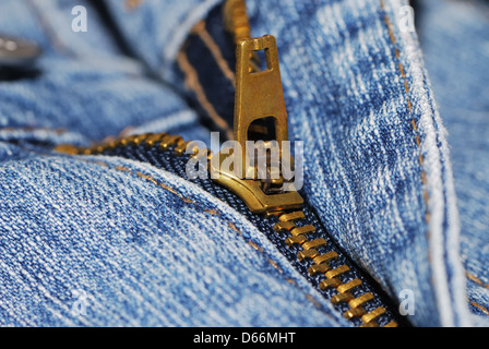 halb offen Reißverschluss eine blaue jeans Stockfoto