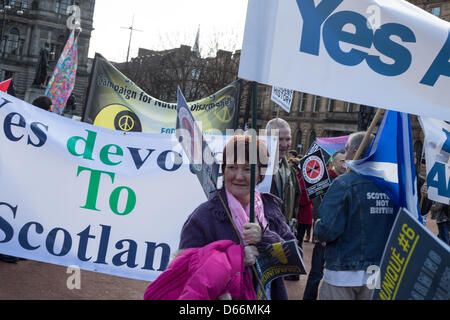 Glasgow, Schottland. Samstag, 13. April 2013.  Schrott, Trident Atomraketen Demonstration in George Square und umliegenden Straßen in Glasgow.Credit: Jeremy Sutton-Hibbert Alamy Live News Stockfoto