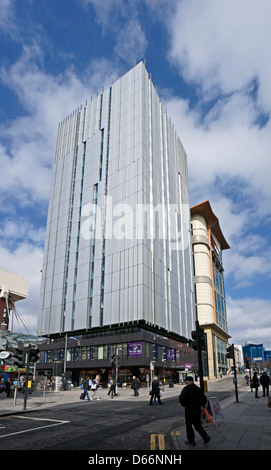 Das Premier Inn hoch steigen Hotel Gebäude an der Ecke West Nile Street und Sauchiehall Street in Glasgow Schottland Stockfoto