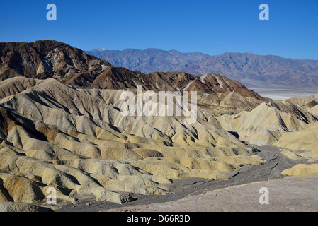 Blick auf trockenen erosive Schluchten am Zabriskie Point. Death Valley Nationalpark, Kalifornien, USA. Stockfoto