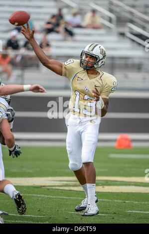 13. April 2013: UCF Knights quarterback Justin Holman (13) während UCF Frühling Spielaktion im Bright House Netzwerk Stadium in Orlando, Fl Stockfoto