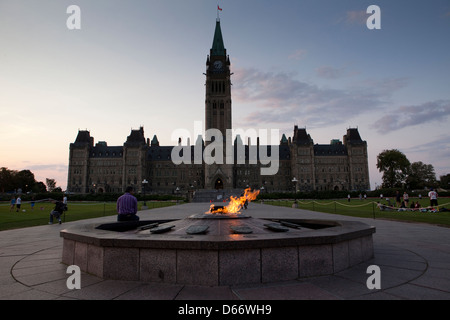 Ein Blick auf das Parlamentsgebäude am Parliament Hill in Ottawa, Kanada Stockfoto