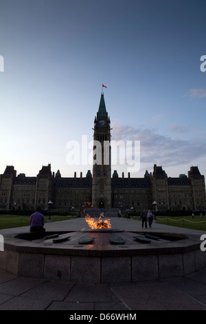 Ein Blick auf das Parlamentsgebäude am Parliament Hill in Ottawa, Kanada Stockfoto