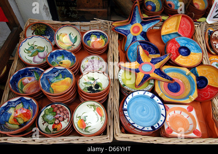 Handgemachte Souvenirs in der Algarve, der südlichsten Region Portugals Stockfoto