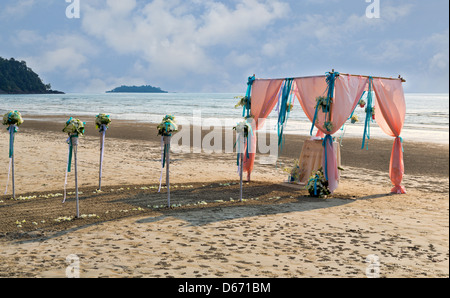 Blumenschmuck am Strand Hochzeit Veranstaltungsort Stockfoto