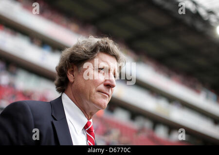 Köln "Vizepräsident Harald Schumacher abgebildet ist, bevor die 2. Bundesliga-Fußball-match zwischen FC Köln und VfR Aalen am RheinEnergieStadion in Köln, 14. April 2013. Foto: Rolf Vennenbernd Stockfoto