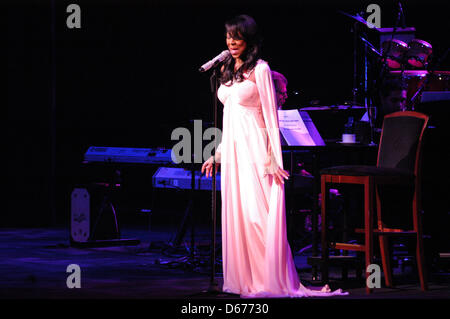 6. Oktober 2012 - Mashantucket, Connecticut / USA - Natalie Cole führt eine unvergessliche Show im MGM Grand im Foxwoods Resort Casino in Mashantucket Ct, am 13. April 2013. (Kredit-Bild: © Anna Barber/ZUMAPRESS.com) Stockfoto