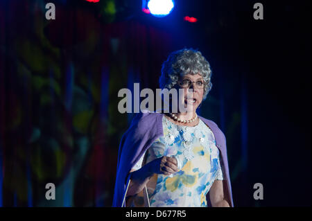 Lincoln, Kalifornien, USA. 13. April 2013. Vicki Lawarence als Momma führt im Thunder Valley Casino Resort in Lincoln, Kalifornien auf Arpil 13, 2013 Stockfoto