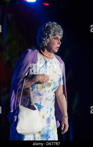 Lincoln, Kalifornien, USA. 13. April 2013. Vicki Lawarence als Momma führt im Thunder Valley Casino Resort in Lincoln, Kalifornien auf Arpil 13, 2013 Stockfoto