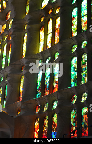 Im Inneren der Sagrada Familia, Gaudí Dom, Barcelona. Stockfoto