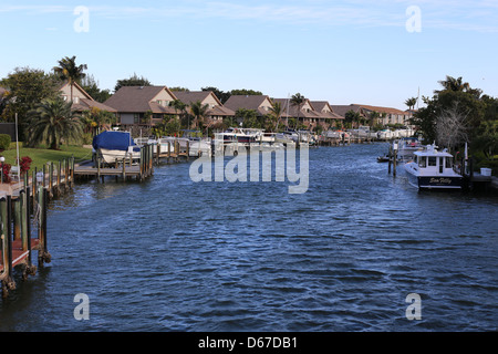 Kanal-Häuser auf Sanibel Island, Florida, USA Stockfoto