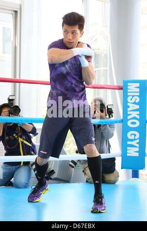 Ryota Murata (JPN), 13. April 2013 - Boxen: Ryota Murata von Japan, während Übung bei Misako Boxing Gym, Tokio, Japan. (Foto: AFLO SPORT) Stockfoto