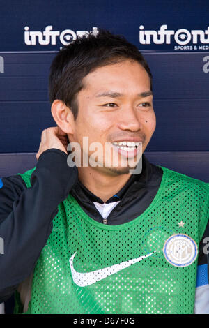 Yuto Nagatomo (Inter), 14. April 2013 - Fußball / Fußball: Yuto Nagatomo von Inter sitzt auf der Bank während der italienische "Serie A" Match zwischen Cagliari 2: 0 Inter Mailand im Stadio Nereo Rocco in Triest, Italien. (Foto von Enrico Calderoni/AFLO SPORT) Stockfoto