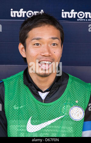 Yuto Nagatomo (Inter), 14. April 2013 - Fußball / Fußball: Yuto Nagatomo von Inter sitzt auf der Bank während der italienische "Serie A" Match zwischen Cagliari 2: 0 Inter Mailand im Stadio Nereo Rocco in Triest, Italien. (Foto von Enrico Calderoni/AFLO SPORT) Stockfoto