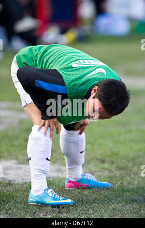 Yuto Nagatomo (Inter), 14. April 2013 - Fußball / Fußball: Yuto Nagatomo von Inter erwärmt sich während des Spiels italienische "Serie A" zwischen Cagliari 2: 0 Inter Mailand im Stadio Nereo Rocco in Triest, Italien. (Foto von Enrico Calderoni/AFLO SPORT) Stockfoto